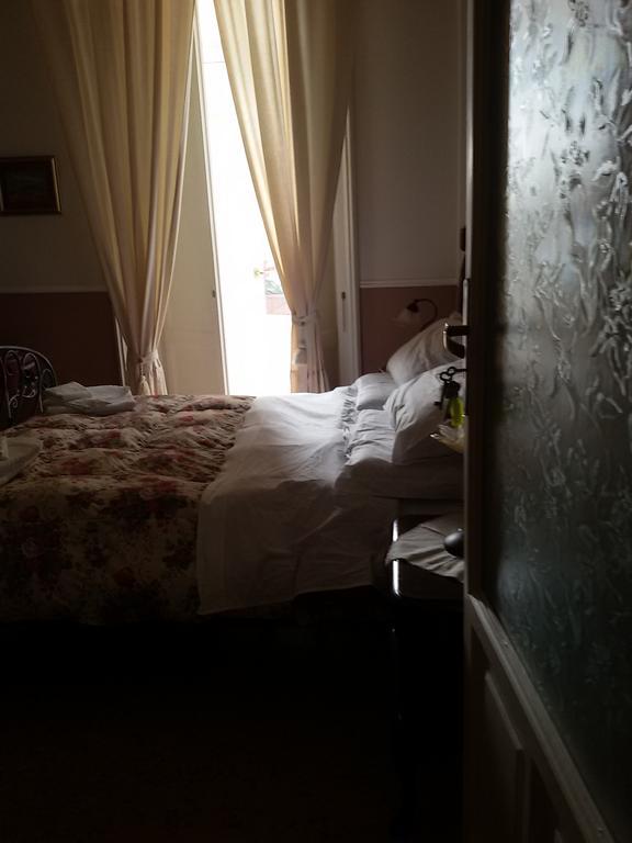 At Lettieri 4*