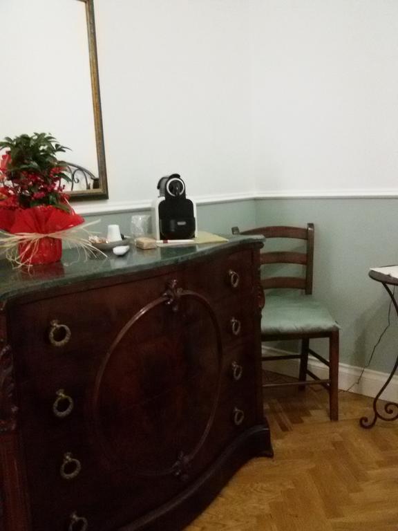At Lettieri Couette-café